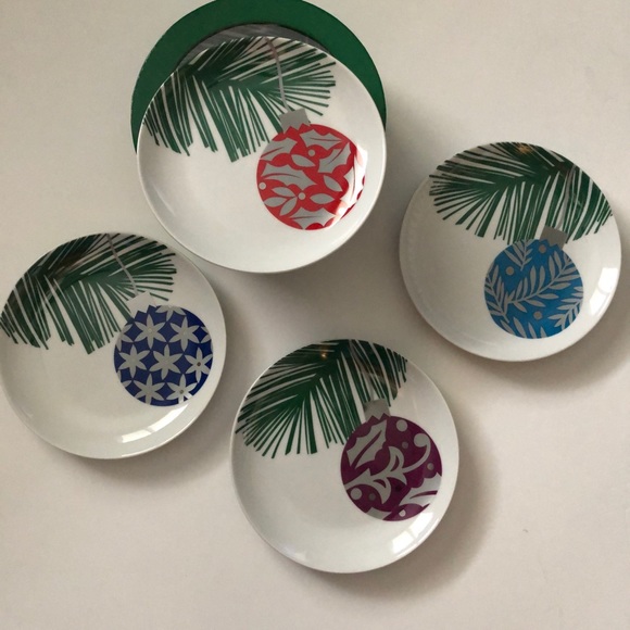 crate and barrel christmas plates